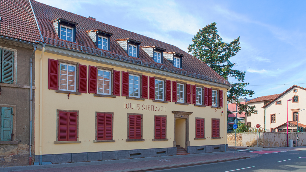 1982 Louis Steitz und co Buchhaltung Erwerb des heutigen Verwaltungsgebäudes.